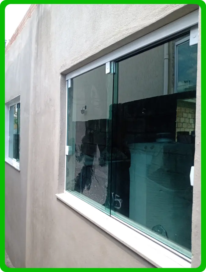As janelas de vidro temperado da Pop Glass atenderão aos padrões estéticos e de segurança.